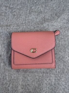 Coach Wyn Small Wallet Pink Crossgrain Leather Trifold Snap Zip